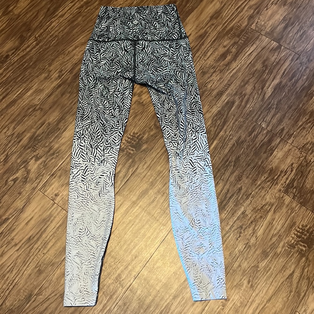 Lululemon Hi Rise Wunder Under - Picture 5 of 9